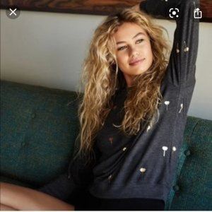 Spiritual Gangster Lotus Savasana Pullover nwot